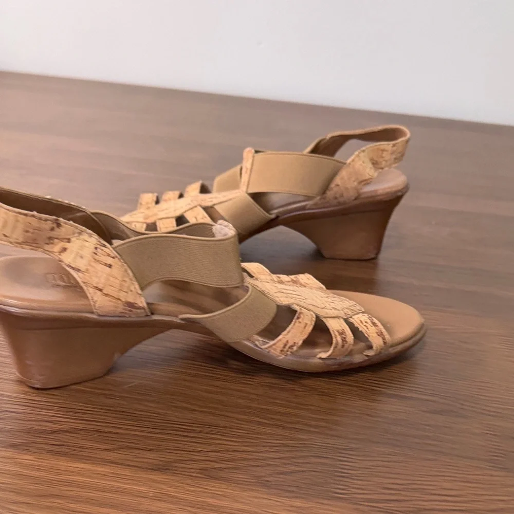 Munro American Cork Strappy Wedge Sandals Tan‎ Elastic 7M 78401